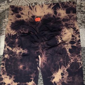 Peached by Nellie seamless tie dye